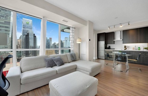 Toronto Entertainment District House | *Lake View* Cozy Home Near Scotiabank/Rogers/Union