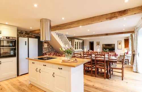 Worlington Cottage | Lake View