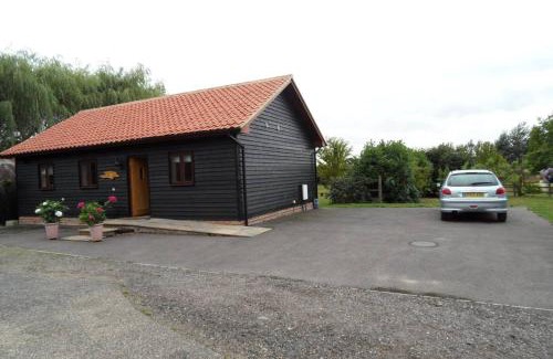 Thrandeston Cabin | Lake View