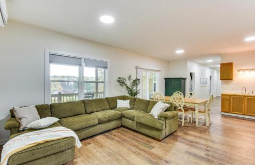 Farmington House | Lake-View Home in Statham with On-Site Fishing