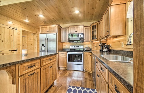 Wrightsville Cabin | Lake View & Hot Tub: Wrightsville Cabin!