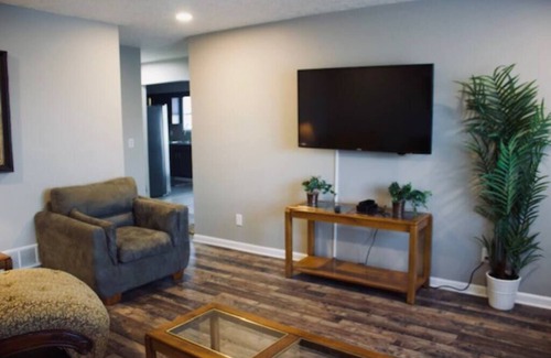 Akron House | Lake View House-Trail access/Dog Friendly- 3 Bdrm
