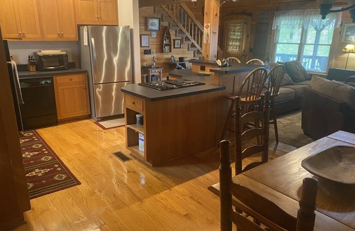 Lancaster House | Lake View Lodge - Beautiful Year Round View of Center Hill Lake and Marina