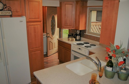 Rapid City House | Lake View Lodge Thirty Minutes from Mt Rushmore - In Rapid City On Canyon Lake Thirty Minutes from Mt Rushmore