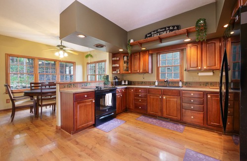 Scio House | Lake View Manor on Tappan Lake