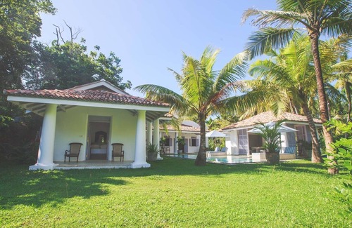 Ahangama Villa | lake view. paradise villa