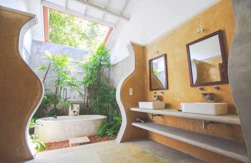 Ahangama Villa | lake view. paradise villa