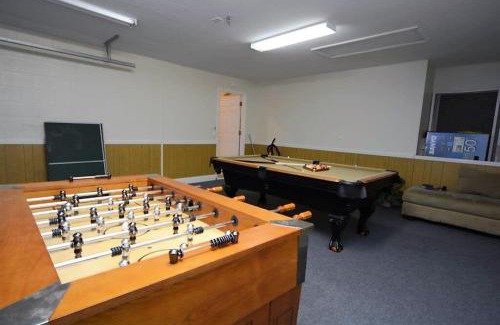 Cumbrian Lakes House | Lake View Pool & Spa Game Room Near Disney