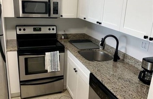 Palm Beach - West Palm Beach Condo | Lake view, pool, gym, 10 mins from West Palm!
