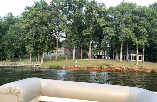 Winchester House | Lake View Prime Location, Community Dock w swim ladders, covered boat slip,