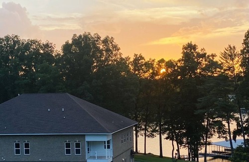 Winchester House | Lake View Prime Location, Community Dock w swim ladders, covered boat slip,