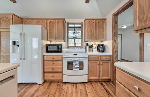 Mountain Home House | Lake-View Retreat w/Fire Pit in Mountain Home!