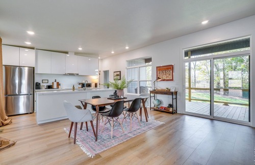 Eagle Rock House | Lake-View Retreat w/Grill in Eagle Rock!