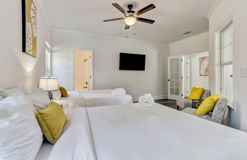 Lakeside House | Lake View Retreatpool10qn Beds