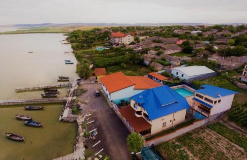 Sarichioi House | Lake View
