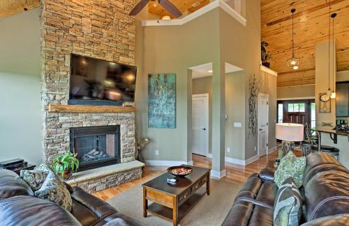 Silver Point Apartment | Lake-View Silver Point Condo by Hurricane Marina!