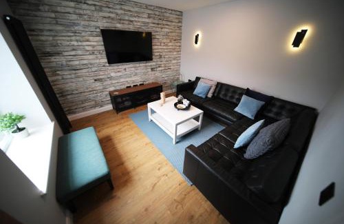 Gallt Y Foel House | Lake view townhouse