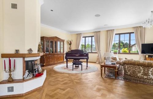 Grandcour Apartment | Lake View Villa Chabrey