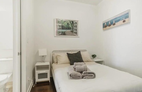Fort York Apartment | Lake Views 2Bdr 1Bath Downtown Toronto