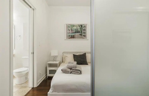 Fort York Apartment | Lake Views 2Bdr 1Bath Downtown Toronto