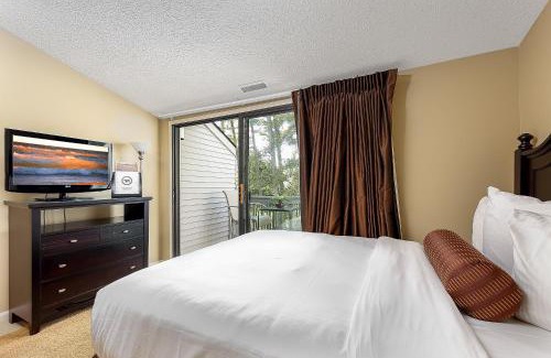Acme Apartment | Lake Views at The Shores Great Location