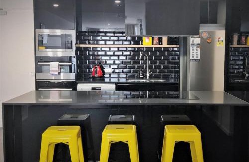 Belconnen Apartment | Lake Views Balcony in Spacious 1 Bed Unit - Hosted by CanStay