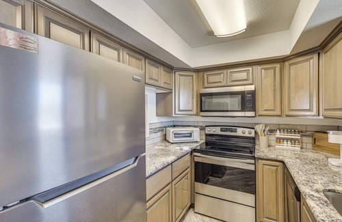 Lake Havasu City Condo | Lake Views & Boat Parking: Condo in Heart of LHC