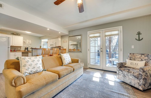 Cape Fair Apartment | Lake Views & Community Perks: Cape Fair Apartment!