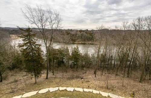 The Galena Territory House | Lake Views! Hot Tub! Family & Pet Friendly!