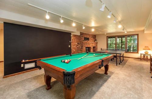 The Galena Territory House | Lake Views! Hot Tub! Family & Pet Friendly!