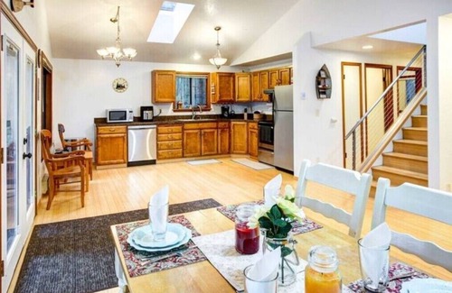 McKenna House | Lake Views w/Hot Tub+Pet Friendly
