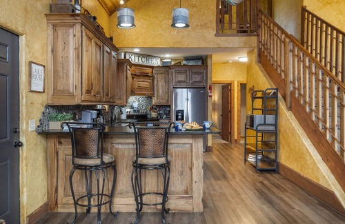 Branson House | Lake Views with Access, Private Hot Tub, Billiards, SDC Tickets!