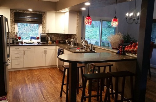 South Bend House | Lake views within walking distance to Notre Dame!