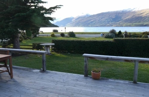 Kingston House | Lake Villa 3 Bedroom in Kingston