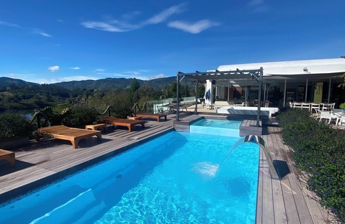 El Penol Villa | Lake Villa, una Extraordinaria Mansión con una Vista Increible