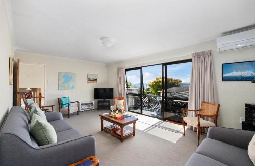 Waipahihi House | Lake Vista at Two Mile Bay- Taupo Central Home