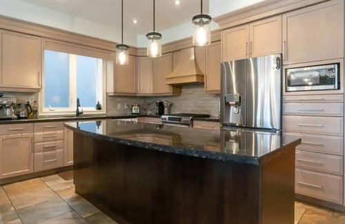 Stoney Creek House | Lake Vista Family Retreat