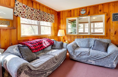 Greentown Cabin | Lake Wallenpaupack Cabin w/ Boat Trailer Parking