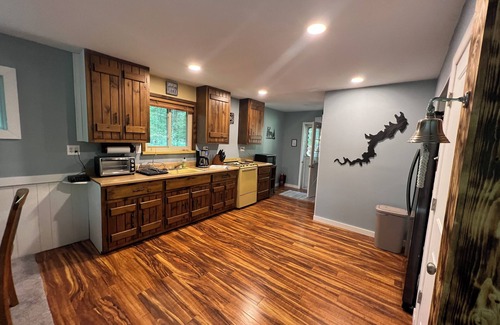 Greentown Ski Chalet | Lake Wallenpaupack Family Chalet with Lake Views
