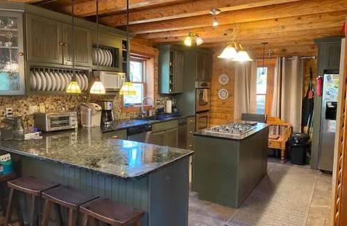 Greentown House | Lake Wallenpaupack Heaven's Haven hottub beach rights