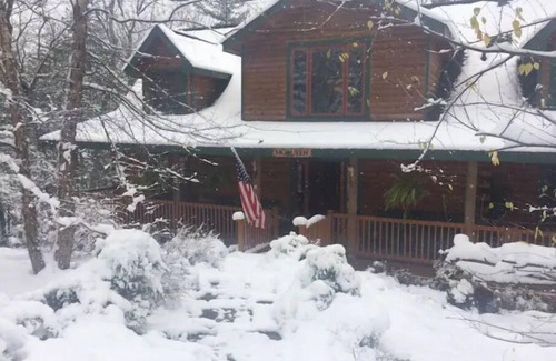 Greentown House | Lake Wallenpaupack Heaven's Haven hottub beach rights