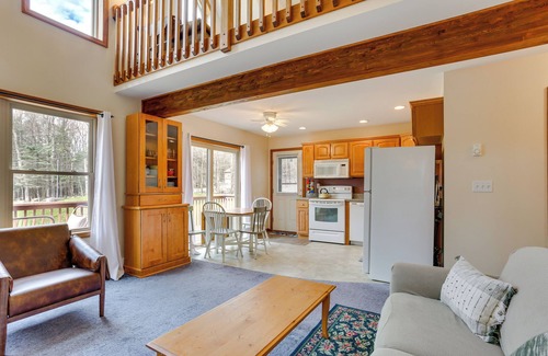 Greentown House | Lake Wallenpaupack Summer Getaway w/Pool Access!