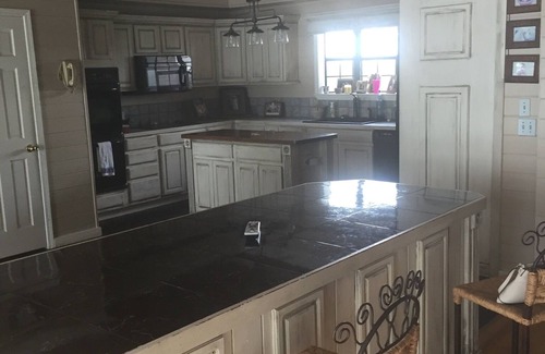 Glen Allan House | Lake Washington Fishing Lodge 4 Bedroom 5 Bathrooms!!