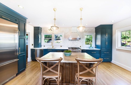 Seattle Metro Area House | Lake Washington Views in Stunningly Renovated Home!