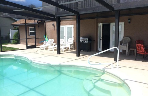 Auburndale House | Lake Whistler Hideaway
