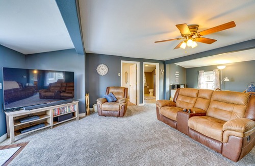 White Cloud House | Lake White Cloud Home with Fire Pit!