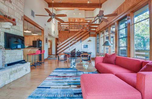 Morgan House | Lake Whitney Cabin with Hot Tub and Fire Pit!
