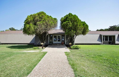 Lake Whitney Resort | Lake Whitney Camping Resort Ramp Cabin 4