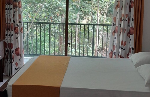 Anuradhapura Hotel | Lake wind villa
