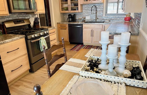 Fox Crossing Cottage | Lake Winnebago Getaway!